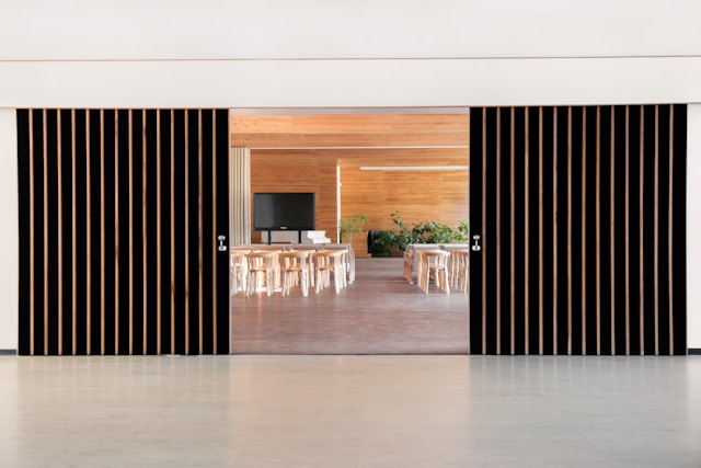 Vacant and Occupied Door Sliders: Where Privacy Status Signs Work Best
