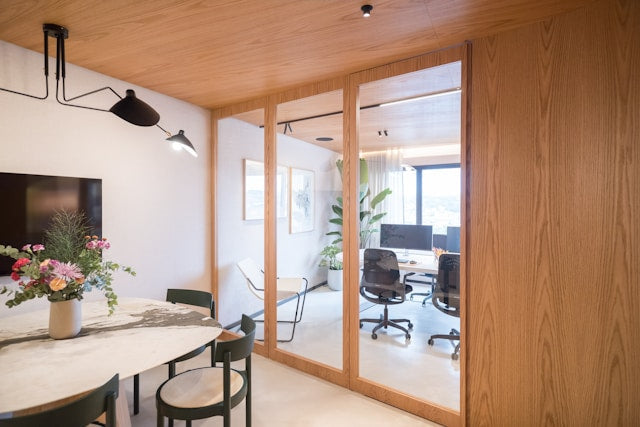 How to Choose the Right Sign for a Private Office