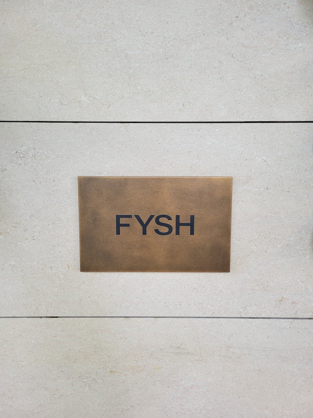 Custom Office Name Plates: A Simple Way to Personalize Workspaces