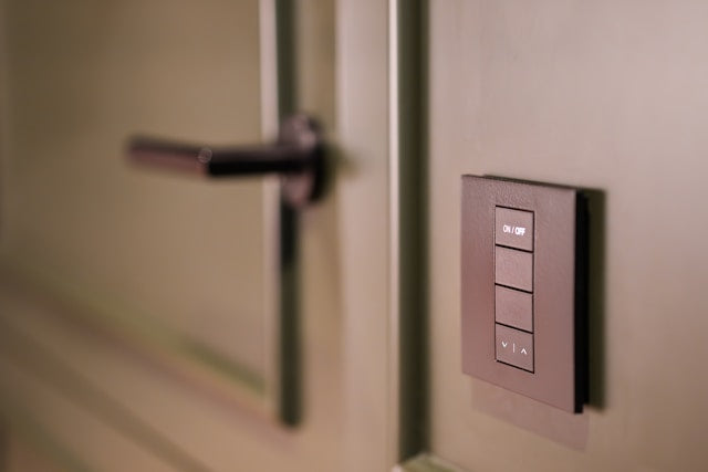 Please Knock Signs: When Are They Useful in an Office?