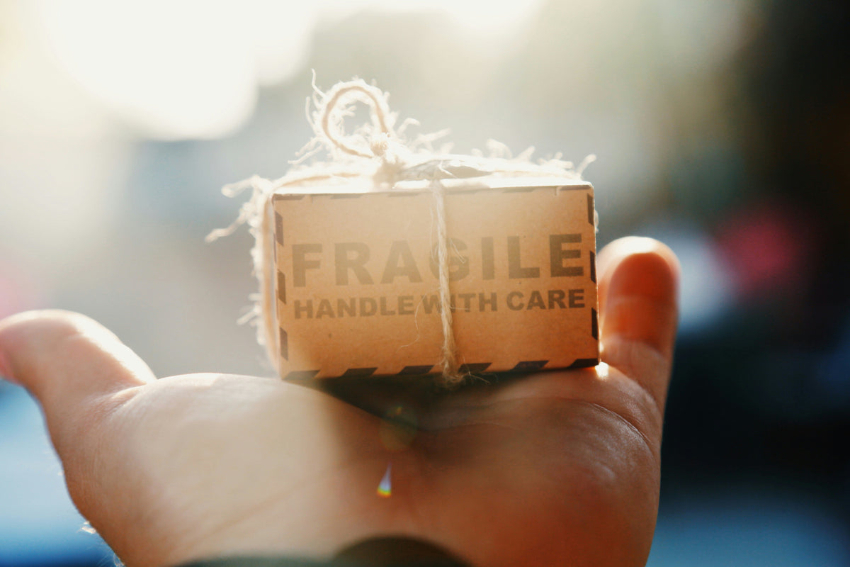 Removable Double-Sided Tape: Tips for Cleaner Everyday Use