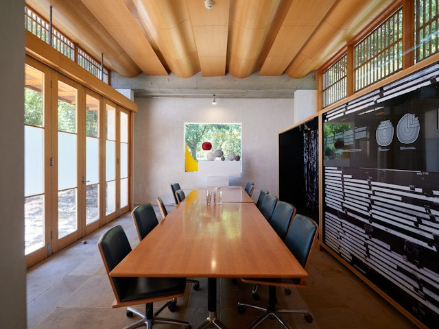 How to Use Door Signs to Manage Shared Office Spaces